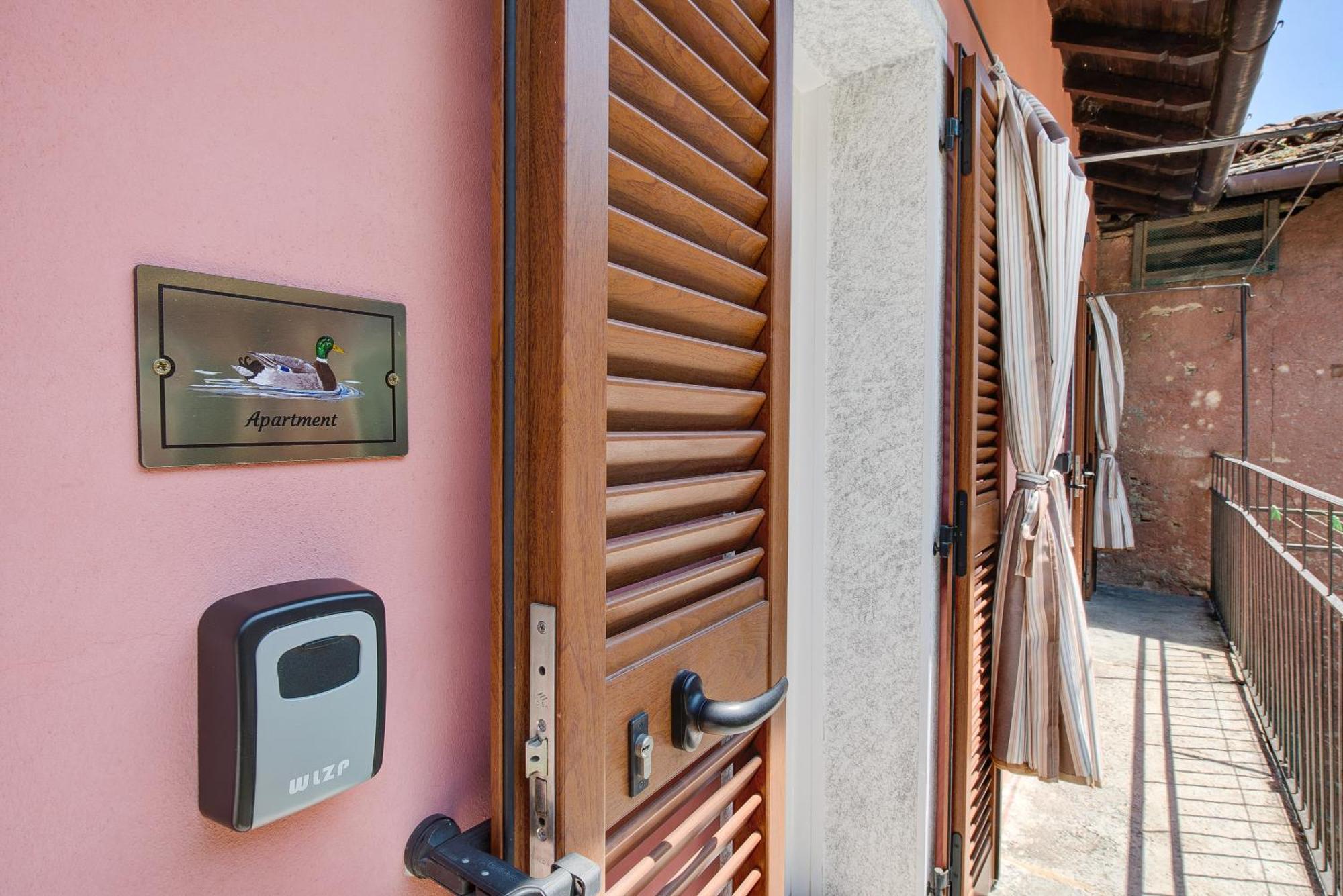 Taronico Apartments Duck ベッラージョ エクステリア 写真